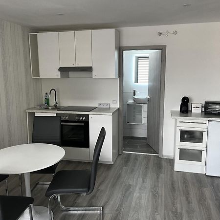 Messe-Hotelzimmer-Einzimmerappartement Leverkusen Quarto foto